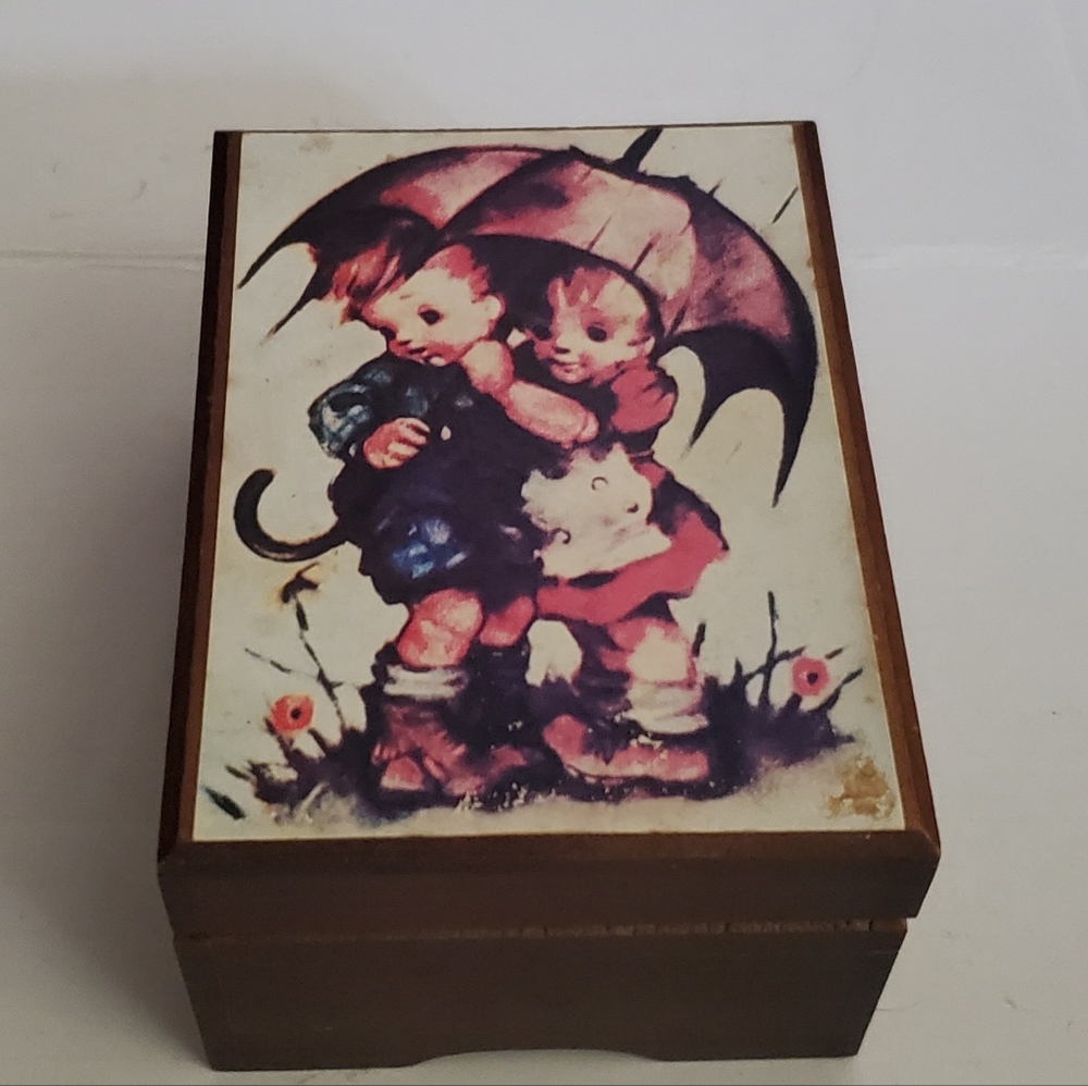 Vintage Hummel Music Box.EUC